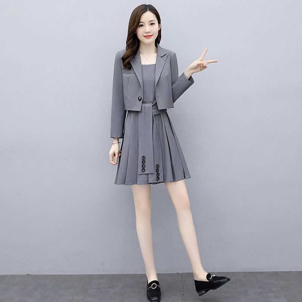 blazer suit women's spring drs of 2021, Black;gray
blazer suit women's spring drs of 2021, Black;gray