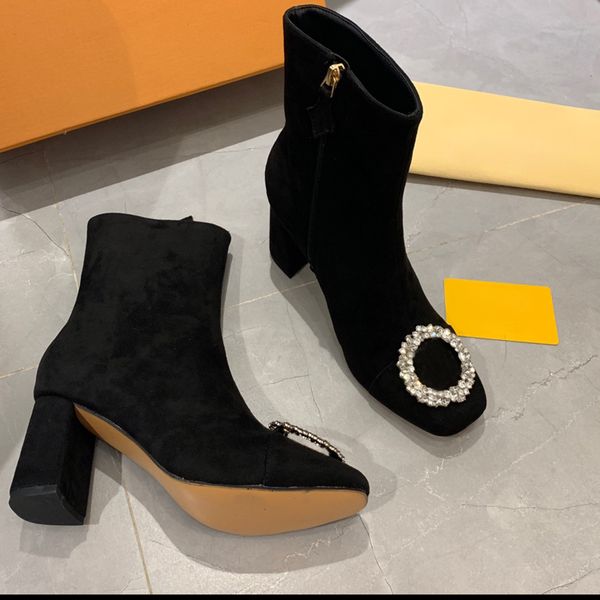 women designer fashion ankle boots square toe mid heel with diamond buckle decoration black brown size 35-40
women designer fashion ankle boots square toe mid heel with diamond buckle decoration black brown size 35-40