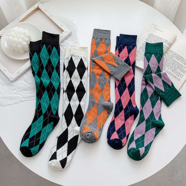 autumn and winter diamond lattice socks children's college style knee calf net red stockings, Black;white
autumn and winter diamond lattice socks children's college style knee calf net red stockings, Black;white