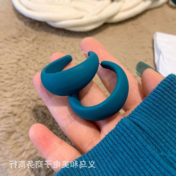 earrings south korea dongdamen personality lake blue large c-shaped earrings show white face thin round earrings spring, Golden
earrings south korea dongdamen personality lake blue large c-shaped earrings show white face thin round earrings spring, Golden