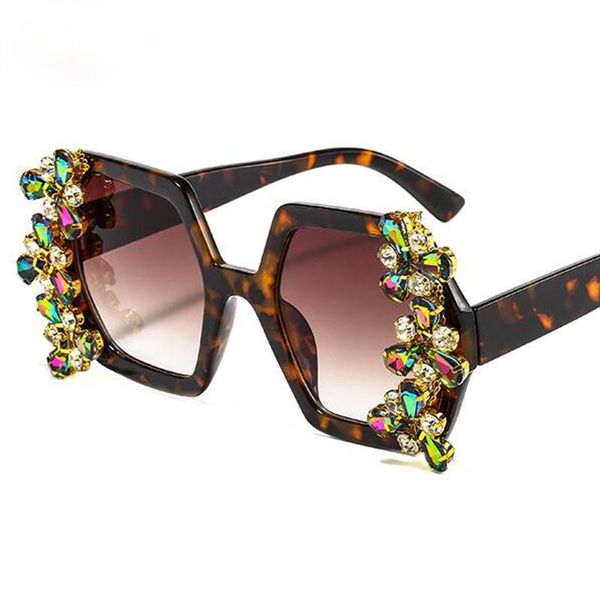 sunglasses fashion large rhinestone flower luxury designer big frame sun glasses shades for women 2021 irregular brown eyewear, White;black
sunglasses fashion large rhinestone flower luxury designer big frame sun glasses shades for women 2021 irregular brown eyewear, White;black
