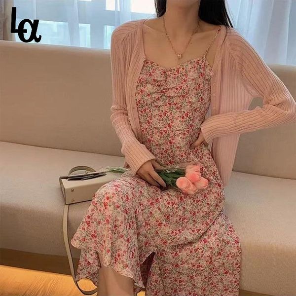 elegant sweet strap dress women square collar evening party floral beach office lady korean summer sleeveless 210519, Black;gray
elegant sweet strap dress women square collar evening party floral beach office lady korean summer sleeveless 210519, Black;gray