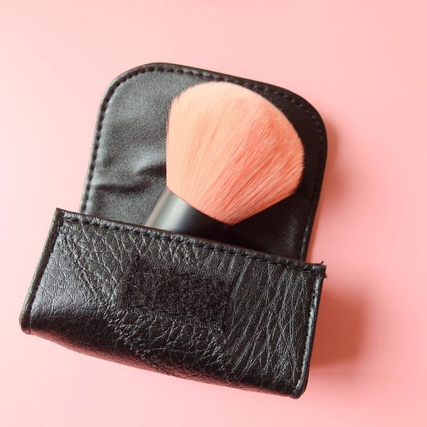 makeup brushes short handle loose powder brush honey portable dust-proof bag bristle
makeup brushes short handle loose powder brush honey portable dust-proof bag bristle