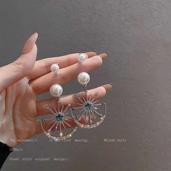 925 silver needle moon with star earrings exaggerated design personalized earrings court style earrings girl
925 silver needle moon with star earrings exaggerated design personalized earrings court style earrings girl