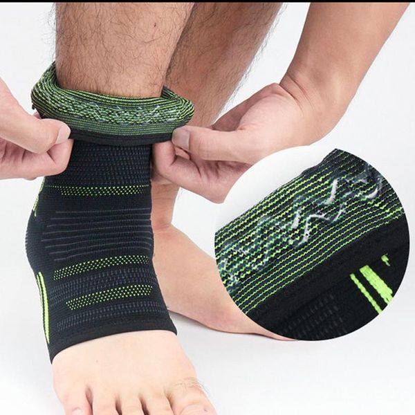 1unit protective football ankle support basketball brace non-slip silica gel strap belt protector fitness equipment, Blue;black
1unit protective football ankle support basketball brace non-slip silica gel strap belt protector fitness equipment, Blue;black