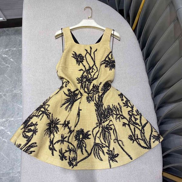 dress cross backless party dresses for women fashion high-end designer black flower embroidery silk wool tweed dress, Black;gray
dress cross backless party dresses for women fashion high-end designer black flower embroidery silk wool tweed dress, Black;gray