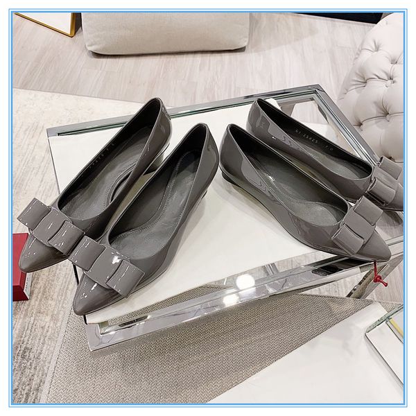 2021 women high heels sandal studs wedge platform sandals fashion popular ladies wedge sandals spikes shoe size 35-39 with box, Black
2021 women high heels sandal studs wedge platform sandals fashion popular ladies wedge sandals spikes shoe size 35-39 with box, Black