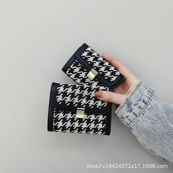 new thousand bird lattice fashion folding buckle organ bag multi card position small wallet for women, Red;black
new thousand bird lattice fashion folding buckle organ bag multi card position small wallet for women, Red;black