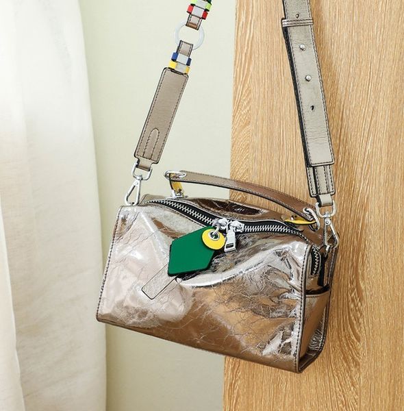 70% off design 2021 bright face new leather hand small fashion one shoulder messenger women's bag 1ifm
70% off design 2021 bright face new leather hand small fashion one shoulder messenger women's bag 1ifm