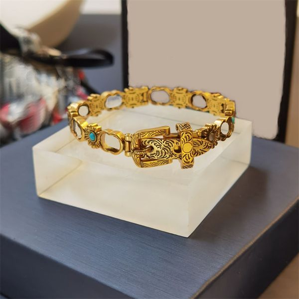 vintage pattern floral letter charm bracelets with box luxury creative personality jewelry party wedding exquisite bracelet, Golden;silver
vintage pattern floral letter charm bracelets with box luxury creative personality jewelry party wedding exquisite bracelet, Golden;silver