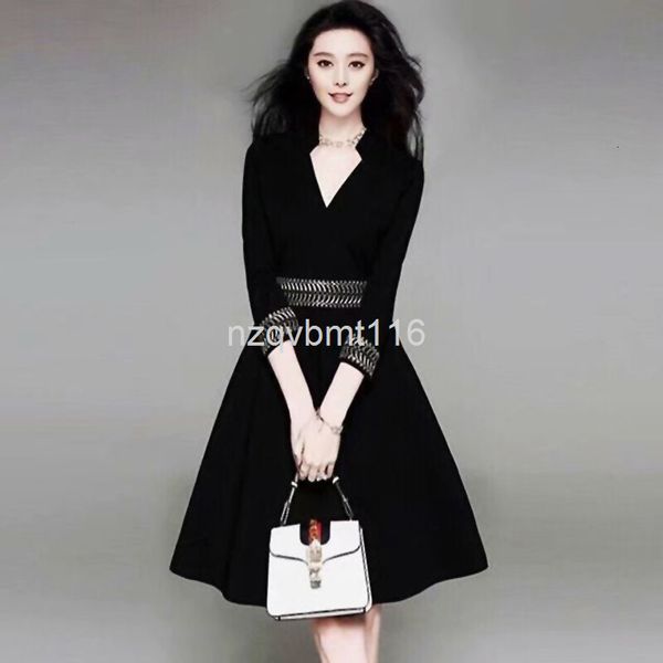 casual dresses celebrity temperament spring and summer women's wear fan bingbing same v-neck long sleeve embroidered waist closing medi, Black;gray
casual dresses celebrity temperament spring and summer women's wear fan bingbing same v-neck long sleeve embroidered waist closing medi, Black;gray