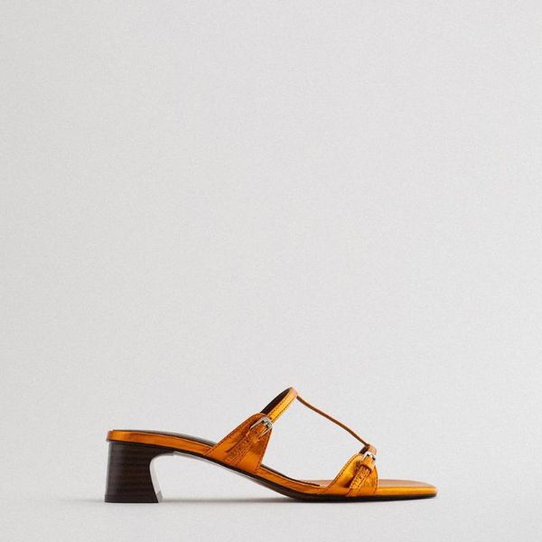 the summer 2021 women's shoes yellow double strap high-heeled slipper and sandals for block heel slippers, Black
the summer 2021 women's shoes yellow double strap high-heeled slipper and sandals for block heel slippers, Black