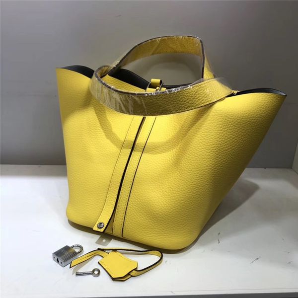 2021 new genuine leather women s bag basket layer cowhide litchi pattern portable bucket buckle silver tide
2021 new genuine leather women s bag basket layer cowhide litchi pattern portable bucket buckle silver tide