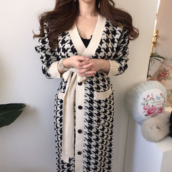 knits korean female autumn winter v-neck houndstooth single-breasted lace-up knitted sweater long cardigan coat a1k1, White
knits korean female autumn winter v-neck houndstooth single-breasted lace-up knitted sweater long cardigan coat a1k1, White