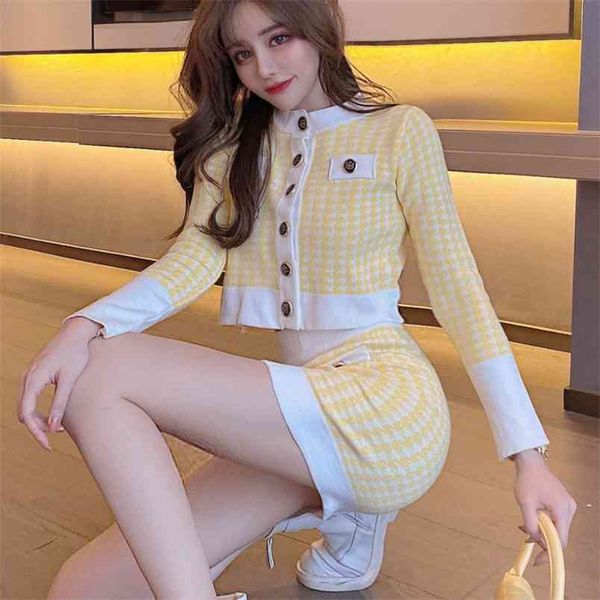 spring autumn korean japanese 2 piece set women short long sleeve knitted jacket + bodycon mini skirt sweat suits 210514, White
spring autumn korean japanese 2 piece set women short long sleeve knitted jacket + bodycon mini skirt sweat suits 210514, White