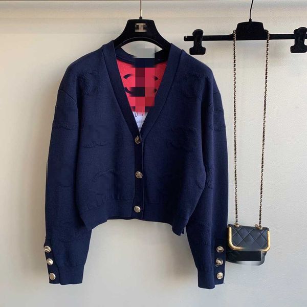 909 xl 2021 autumn brand same style sweatelong sleeve cardigan v neck sweater kint sweater red blue women clothes yiting, White;black 
909 xl 2021 autumn brand same style sweatelong sleeve cardigan v neck sweater kint sweater red blue women clothes yiting, White;black