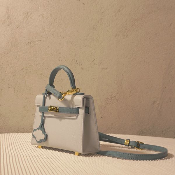 designer handbags splicing cloud pendant haze blue advanced texture small second generation herme kellys bag women's bag 2021 summer mi
designer handbags splicing cloud pendant haze blue advanced texture small second generation herme kellys bag women's bag 2021 summer mi