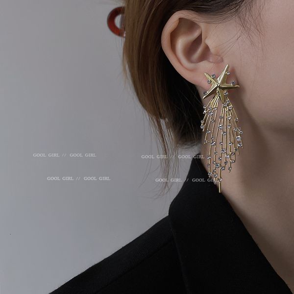 925 silver needle with diamond tassel earrings, personalized court style, long style earrings, women's fashion, exaggerated earrings, Golden;silver
925 silver needle with diamond tassel earrings, personalized court style, long style earrings, women's fashion, exaggerated earrings, Golden;silver