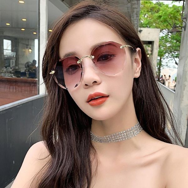 sunglasses ladies frameless retro diamond cut lens classic gradient glasses trend street shooting, White;black
sunglasses ladies frameless retro diamond cut lens classic gradient glasses trend street shooting, White;black