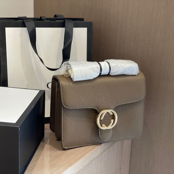 70% s autumn and winter new litchi grain cowhide organ messenger chain belt single shoulder small square bag
70% s autumn and winter new litchi grain cowhide organ messenger chain belt single shoulder small square bag