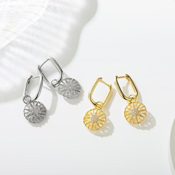 hoop & huggie fashion copper inlaid zircon simple metal geometric oval earrings round drop for women star accessories jewelry, Golden;silver
hoop & huggie fashion copper inlaid zircon simple metal geometric oval earrings round drop for women star accessories jewelry, Golden;silver