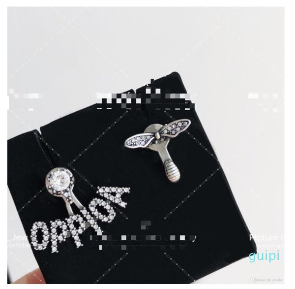 have stamps fashion letter bee hoop diamond stud earrings aretes for lady mens women party wedding lovers gift jewelry for bride with box, Golden;silver
have stamps fashion letter bee hoop diamond stud earrings aretes for lady mens women party wedding lovers gift jewelry for bride with box, Golden;silver
