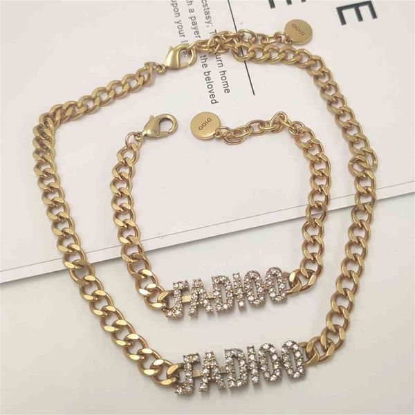 2021 luxury designer jewelry family's 2021 new diamond inlaid letter necklace, Silver
2021 luxury designer jewelry family's 2021 new diamond inlaid letter necklace, Silver