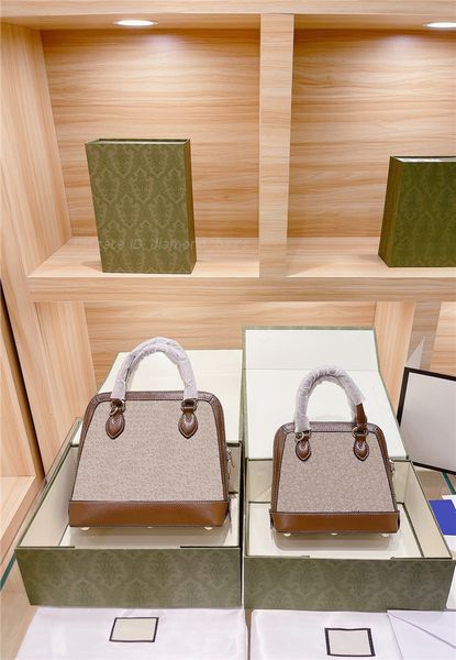 2021 new luxurys designers women satchel clutch shell adies wallets fashion bags hasp hobo zipper interior slot pocket messenge lady busines, Red;black
2021 new luxurys designers women satchel clutch shell adies wallets fashion bags hasp hobo zipper interior slot pocket messenge lady busines, Red;black