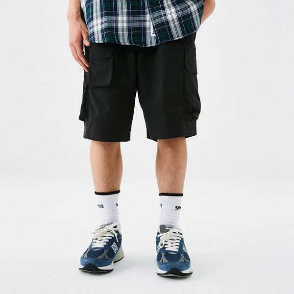 fashionable shorts functional style solid color multi pocket tooling men's high street brand pants trend loose capris, White;black
fashionable shorts functional style solid color multi pocket tooling men's high street brand pants trend loose capris, White;black