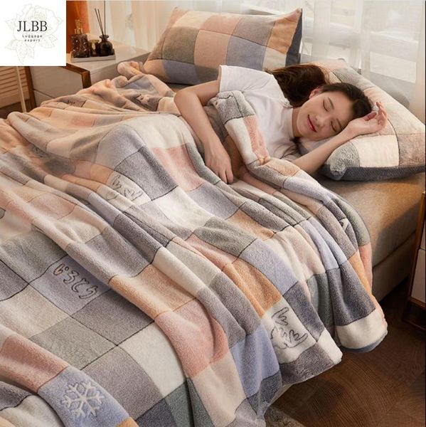blankets bedding trendy household coral fleece blanket keep warm resist the cold winter bed 2021 f0275
blankets bedding trendy household coral fleece blanket keep warm resist the cold winter bed 2021 f0275