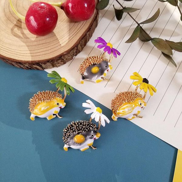 pins, brooches fashion hedgehog brooch dripping oil little animal collar accessories wholesale, Gray
pins, brooches fashion hedgehog brooch dripping oil little animal collar accessories wholesale, Gray