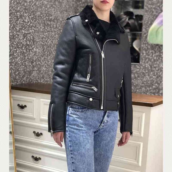 leather women coat natural double-faced sheepskin and outwear winter merino sheep warm thick real fur, Black
leather women coat natural double-faced sheepskin and outwear winter merino sheep warm thick real fur, Black
