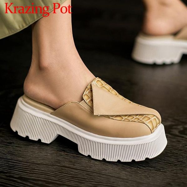 slippers krazing pot genuine leather square toe flat platform mules printing lattice pattern slip on outside slipper leisure shoes l70, Black
slippers krazing pot genuine leather square toe flat platform mules printing lattice pattern slip on outside slipper leisure shoes l70, Black