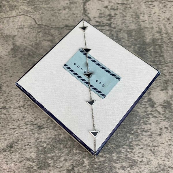 brand vintage color fashion jewelry copper chain black triangle bracelet fashion party name pink white bracelet lucky jewelry, Golden;silver
brand vintage color fashion jewelry copper chain black triangle bracelet fashion party name pink white bracelet lucky jewelry, Golden;silver