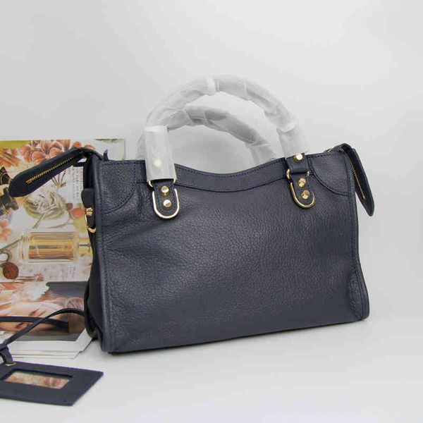 70% off design handbag leather portable motorcycle bag, original goatskin, golden hardware, cross-body, high-end sense of tassel, ladies tre
70% off design handbag leather portable motorcycle bag, original goatskin, golden hardware, cross-body, high-end sense of tassel, ladies tre