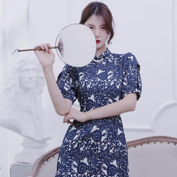 cheongsam model of chinese young girls daily summer wear the dress is blue and white porcelain in 2021 ethnic clothing, Red 
cheongsam model of chinese young girls daily summer wear the dress is blue and white porcelain in 2021 ethnic clothing, Red