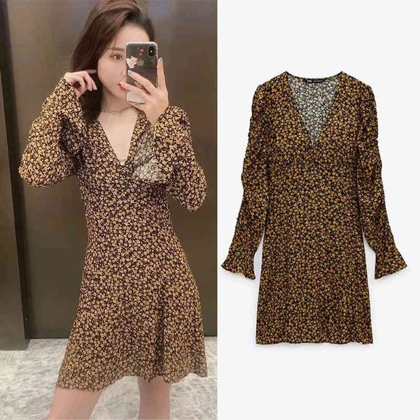 rompers 2021 women's fashions will see flower print long fine waistband fitting short dress, Black;white
rompers 2021 women's fashions will see flower print long fine waistband fitting short dress, Black;white