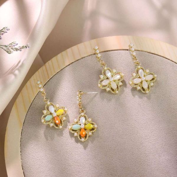 court 925 silver needle zircon high grade clover pearl earrings, Black
court 925 silver needle zircon high grade clover pearl earrings, Black