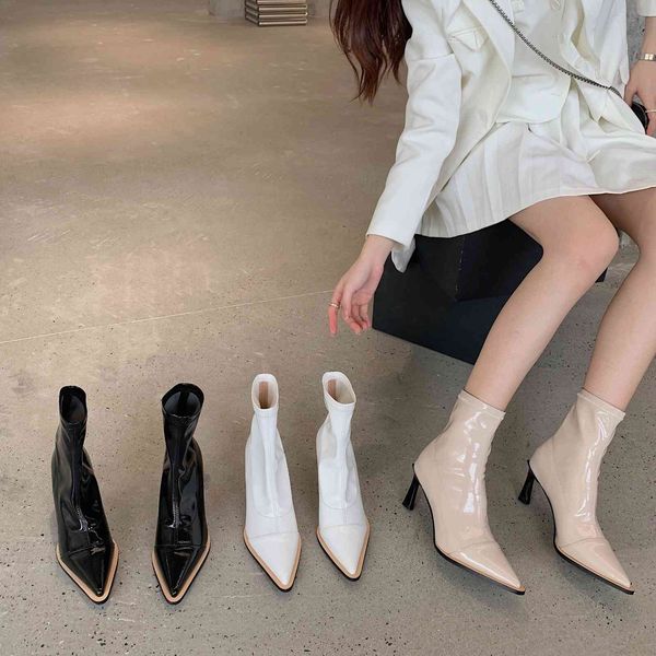 patent leather pointed 2021 plush autumn and winter middle women's thick heel martin boots, Black
patent leather pointed 2021 plush autumn and winter middle women's thick heel martin boots, Black