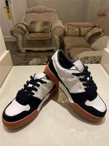 New design Unisex style casual shoes Mens fashion retro outdoor shoe high quailty soft leather Womens sneakers black and White lace-up sneaker TPU outsole
New design Unisex style casual shoes Mens fashion retro outdoor shoe high quailty soft leather Womens sneakers black and White lace-up sneaker TPU outsole