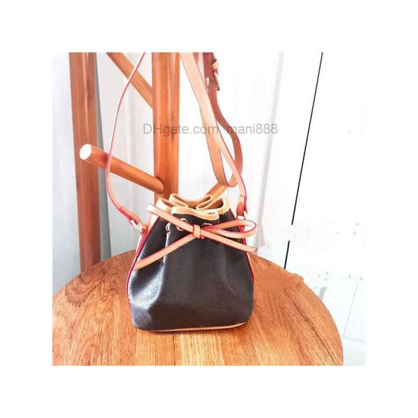 luxurys designers bucket handbags fashion women's bags purses women tote brand letter genuine leather shoulder crossbody bag
luxurys designers bucket handbags fashion women's bags purses women tote brand letter genuine leather shoulder crossbody bag