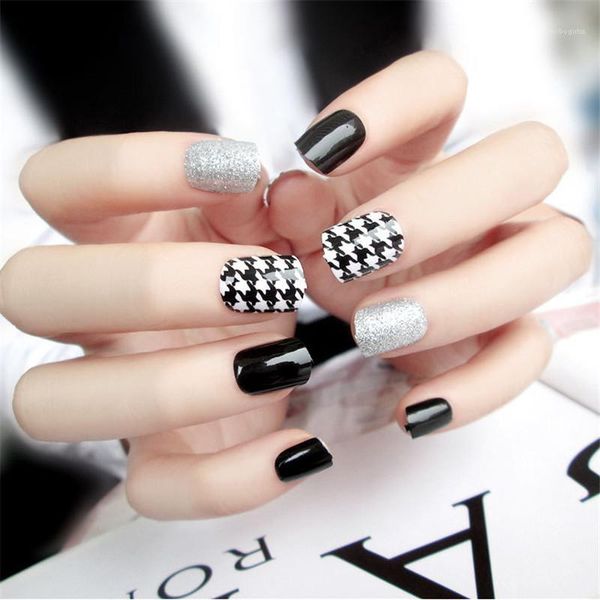 24pcs fashion trend black and white japanese fake nail patch diy jewelry decorative tool1, Red;gold
24pcs fashion trend black and white japanese fake nail patch diy jewelry decorative tool1, Red;gold