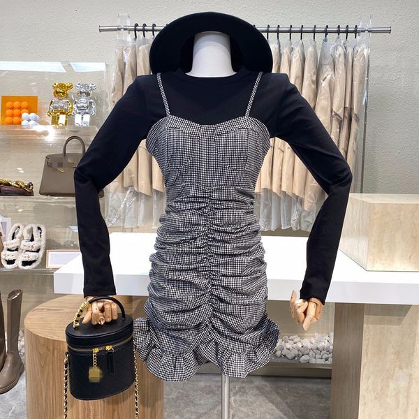 skirt foreign style niche design chess drapeja fish tail + black short t-shirt two suits
skirt foreign style niche design chess drapeja fish tail + black short t-shirt two suits