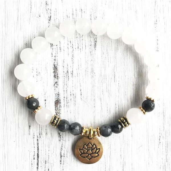 charm bracelets 2021 style white jades mala bracelet lotus flower yoga natural labradorite jewelry gift for men or women, Golden;silver
charm bracelets 2021 style white jades mala bracelet lotus flower yoga natural labradorite jewelry gift for men or women, Golden;silver