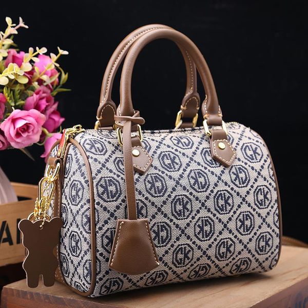 evening bags 100% genuine leather fashion high-level printing ladies handbag all-match single shoulder messenger bag c
evening bags 100% genuine leather fashion high-level printing ladies handbag all-match single shoulder messenger bag c