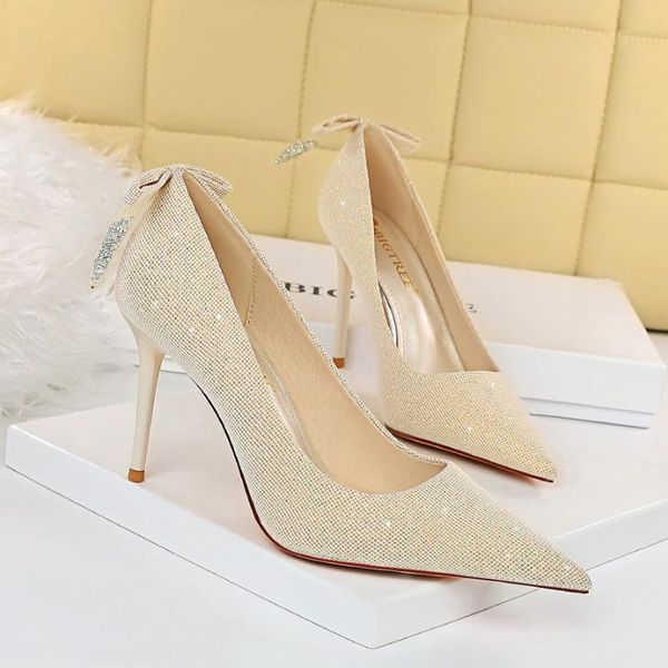 dress shoes korean version of fashion thin heel shimmering shallow pointed bow single after women's wedding 869-3, Black
dress shoes korean version of fashion thin heel shimmering shallow pointed bow single after women's wedding 869-3, Black