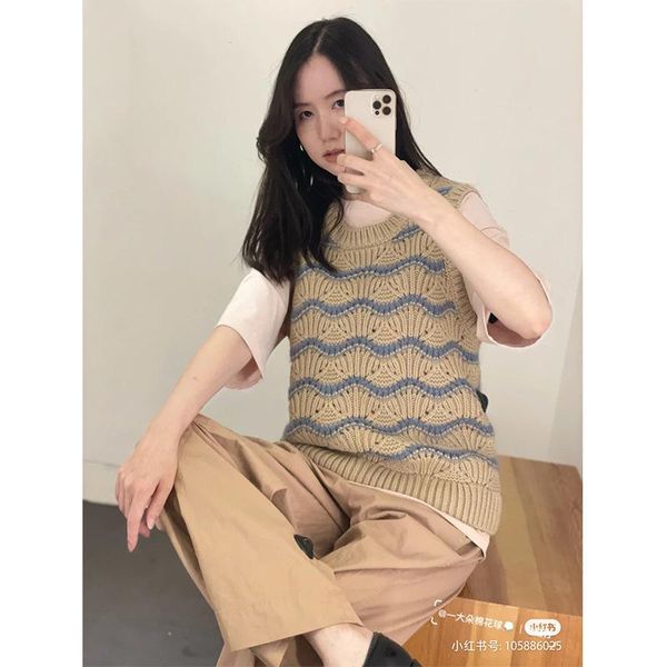 women's vests fall 2021 loose wave pattern color matching waistcoat vest round neck sleeveless knitted sweater women, Black;white
women's vests fall 2021 loose wave pattern color matching waistcoat vest round neck sleeveless knitted sweater women, Black;white