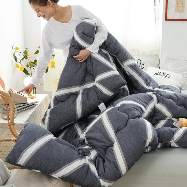 winter thicken comforter microfiber edredon quilted bedding duvet filling printed warm patchwork quilt king size flower home bed comforters
winter thicken comforter microfiber edredon quilted bedding duvet filling printed warm patchwork quilt king size flower home bed comforters