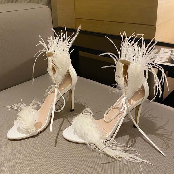 um grande número de sandals ponto pena tornozelo cinta stiletto salto plus tamanho sandálias d46z, Black
um grande número de sandals ponto pena tornozelo cinta stiletto salto plus tamanho sandálias d46z, Black
