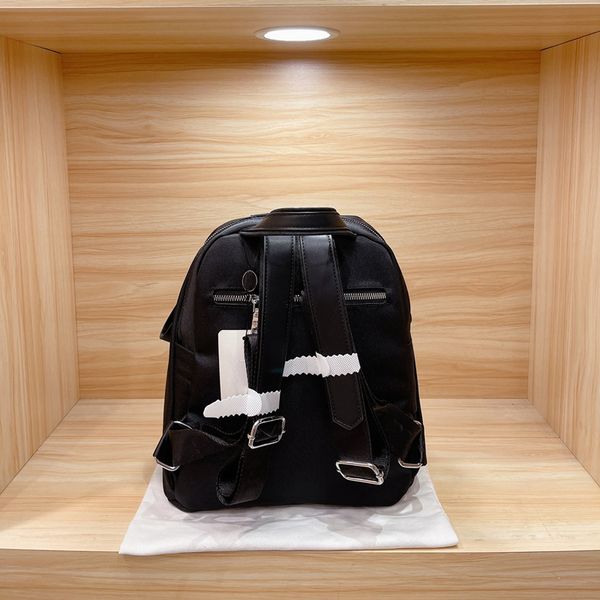 the tote bag designer backpack for men and women brand backpacks genuine leather luxury bag 5 colors size 28 38 softness sacoche
the tote bag designer backpack for men and women brand backpacks genuine leather luxury bag 5 colors size 28 38 softness sacoche